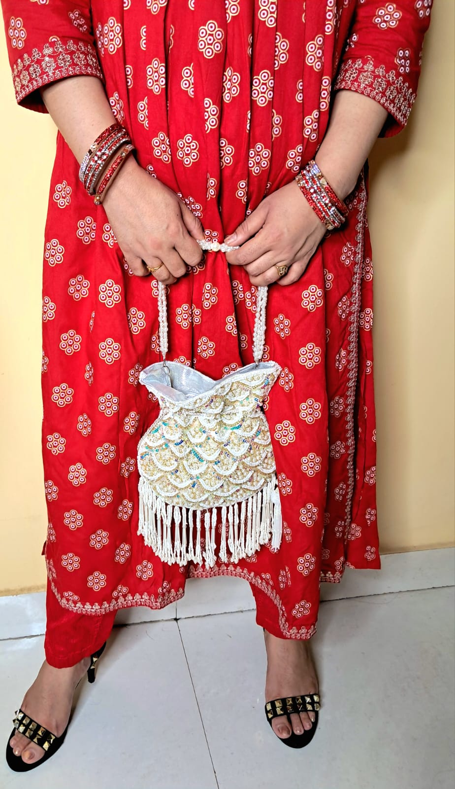 Luxury Potli Clutch Handbag Wedding Gift Length: 22 cm Width : 22 cm Height: 2 cm; Party Wedding Gift for Her Wedding Batwa Potli Bag Zari Purse Wedding Gift