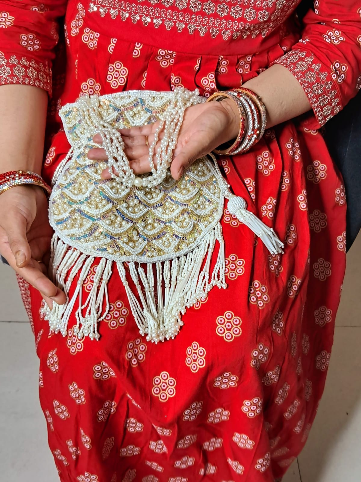 Luxury Potli Clutch Handbag Wedding Gift Length: 22 cm Width : 22 cm Height: 2 cm; Party Wedding Gift for Her Wedding Batwa Potli Bag Zari Purse Wedding Gift