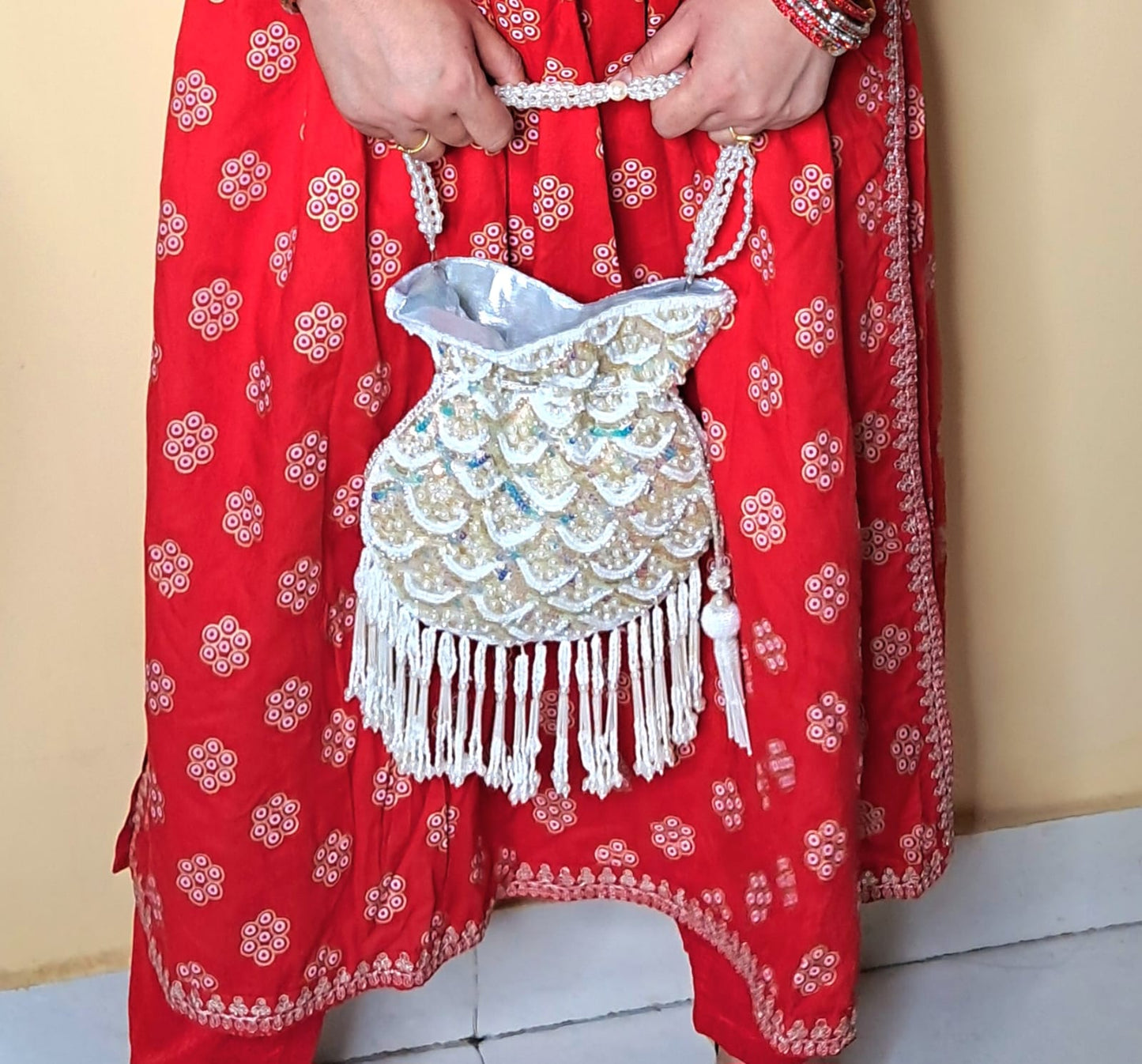 Luxury Potli Clutch Handbag Wedding Gift Length: 22 cm Width : 22 cm Height: 2 cm; Party Wedding Gift for Her Wedding Batwa Potli Bag Zari Purse Wedding Gift