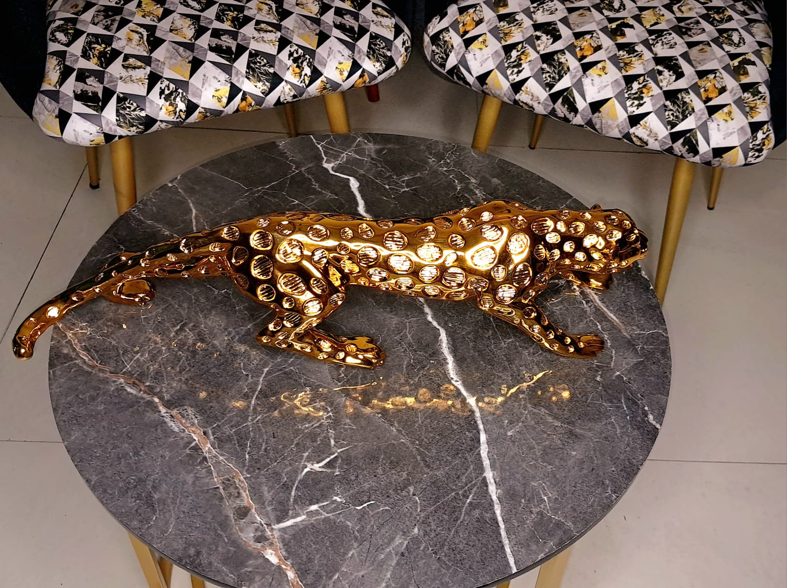 Golden Resin Panther LXWXH:60x20x17 cm - KRIDHA DECOR