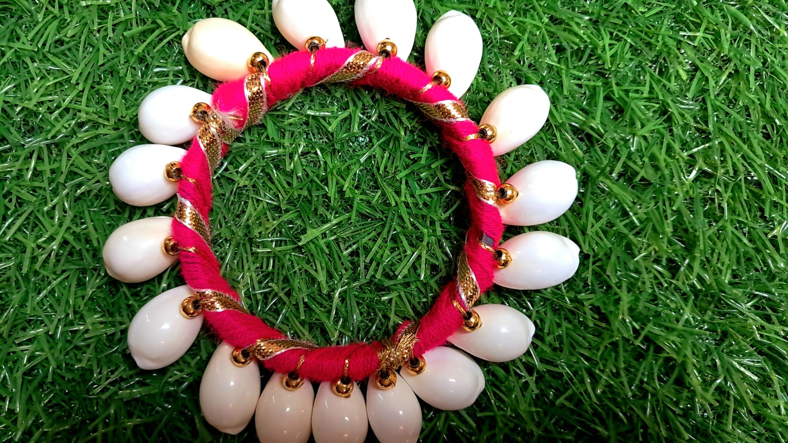 Kaudi silk thread bangles in red